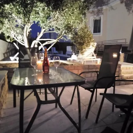 Villa Gregovica 2 Apartmani & Suit *