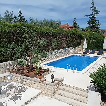 Villa Gregovica 2 Apartmani & Suit *