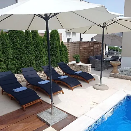 Appartamento Villa GREGOVICA 2 Apartmani&Suit